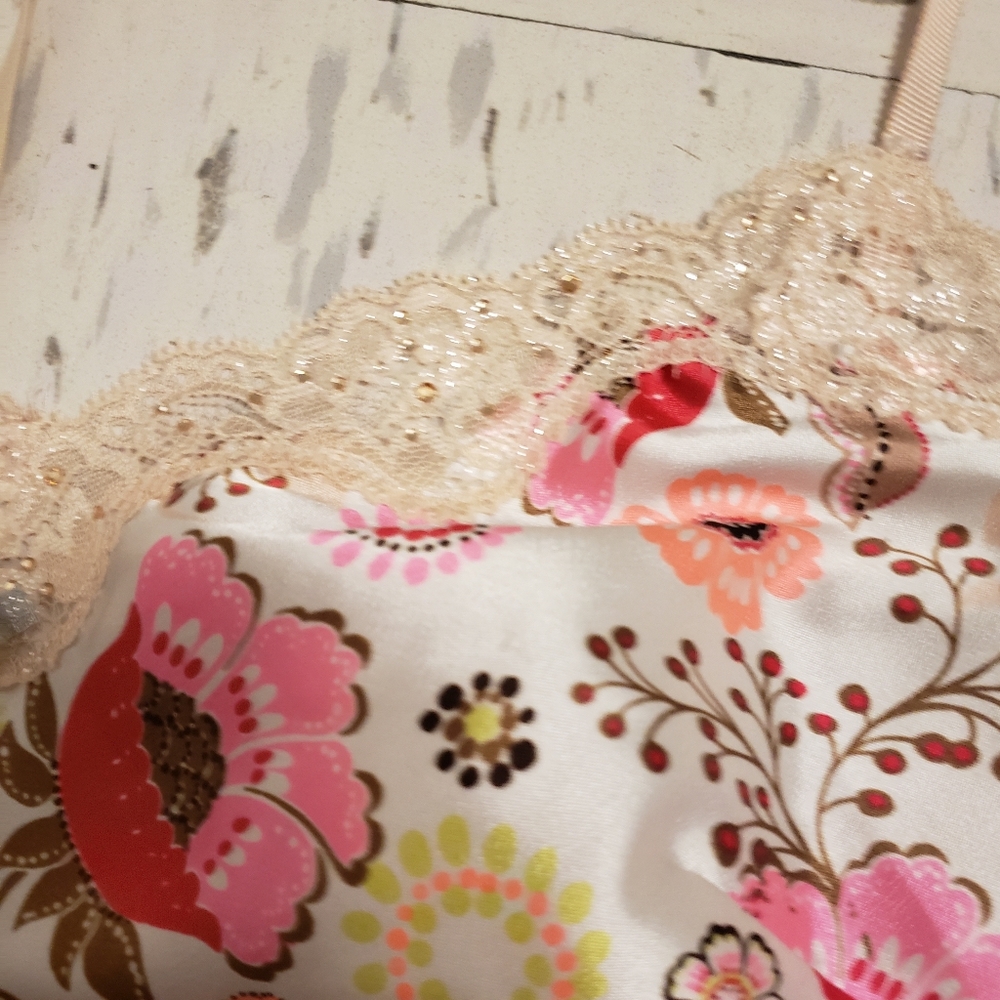 Victoria's Secret Women's Victorias Secret Slips. - Picture 5 of 9